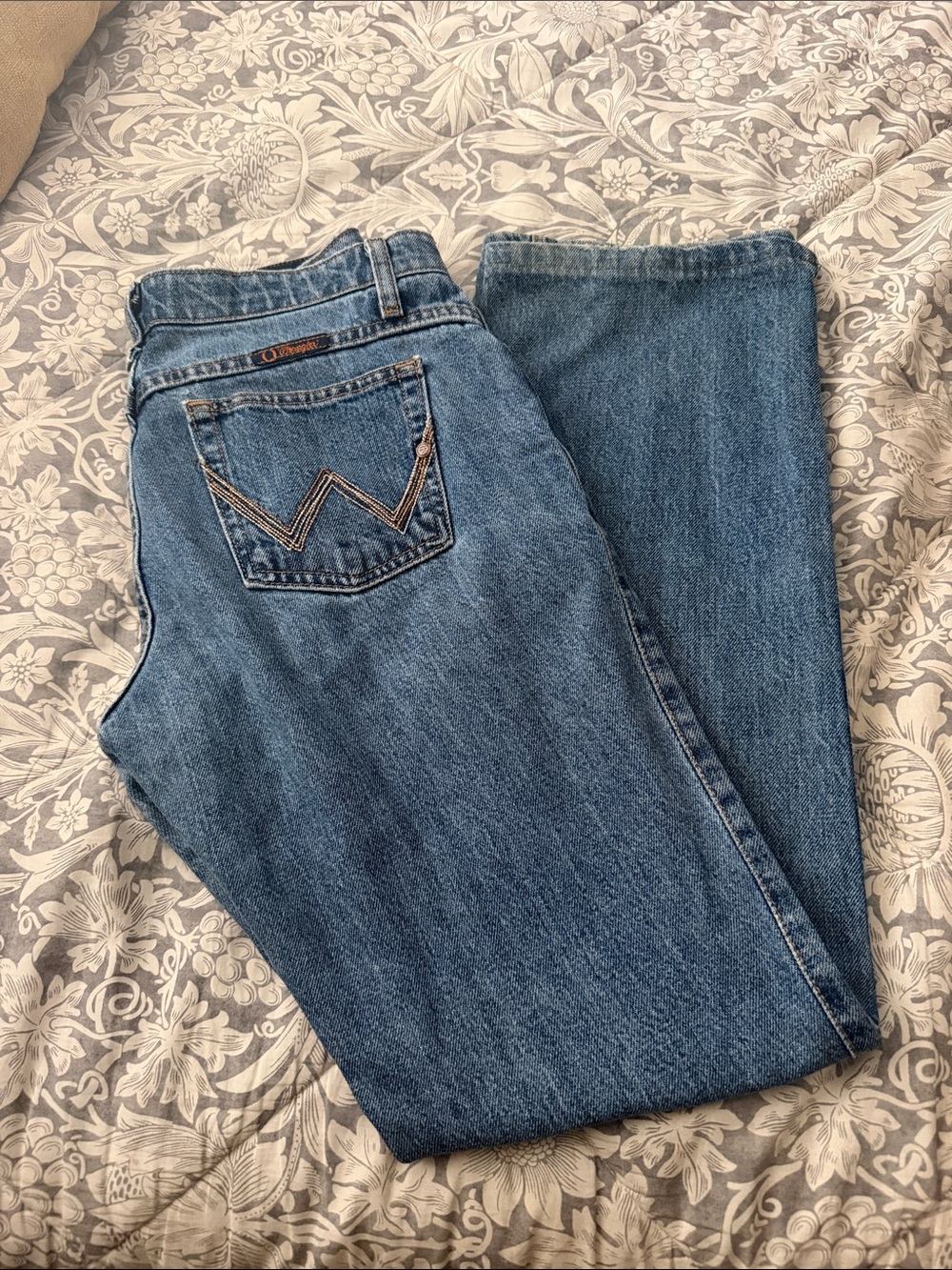 Wrangler Women's Mid Blue Straight Leg Jeans